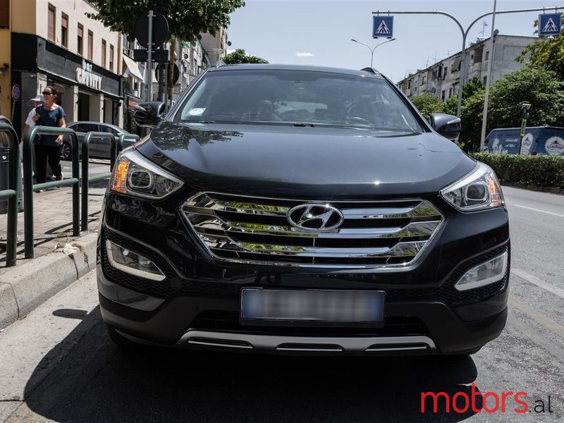 2012' Hyundai Santa Fe photo #4