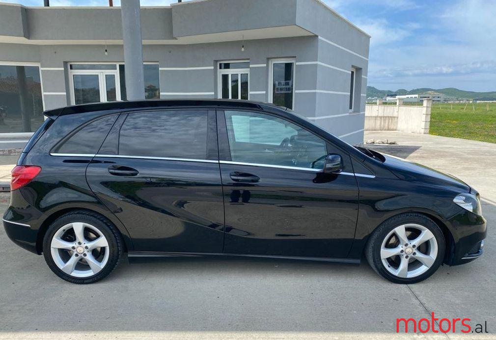 2013' Mercedes-Benz B 200 photo #1