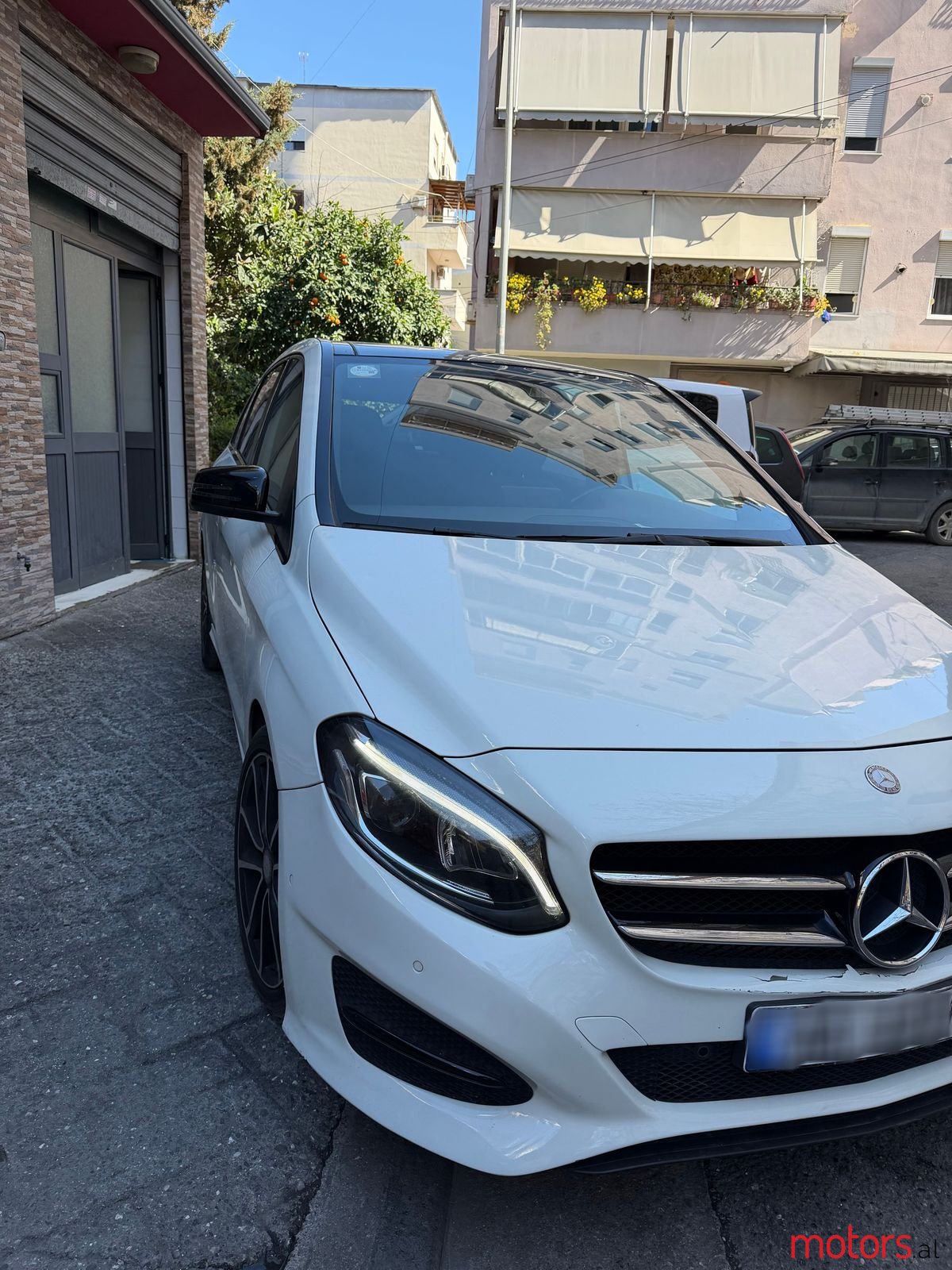 2015' Mercedes-Benz B 180 photo #2