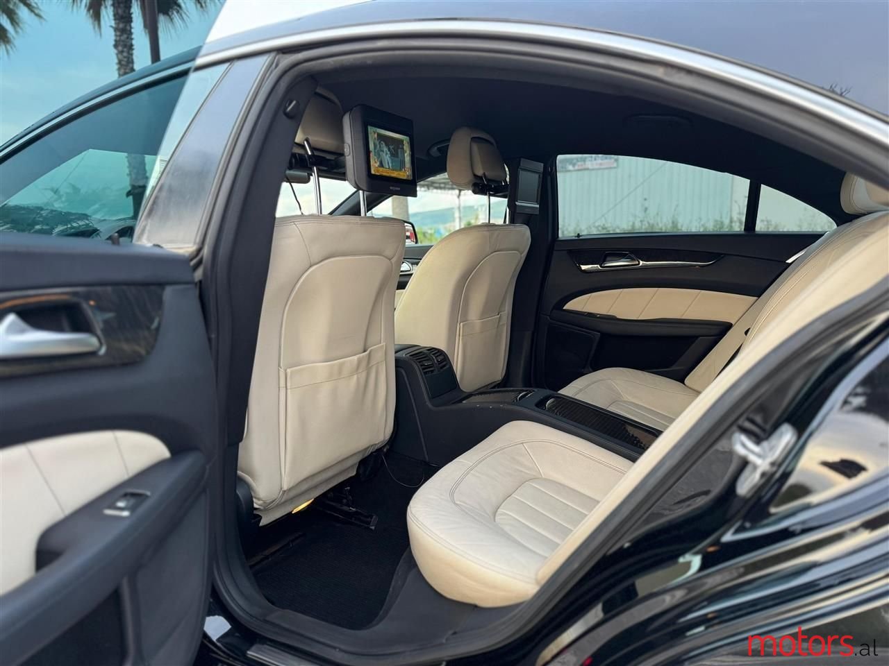 2013' Mercedes-Benz CLS 250 photo #2