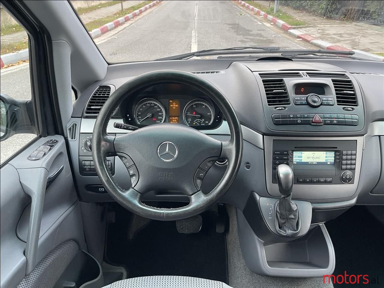 2007' Mercedes-Benz Viano photo #5