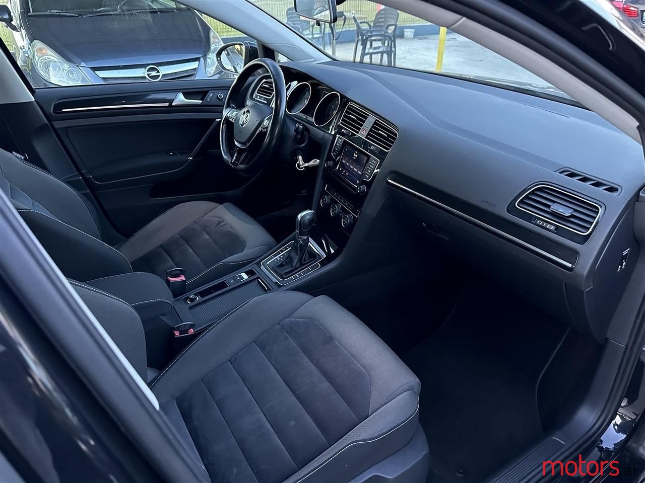 2014' Volkswagen Golf photo #6