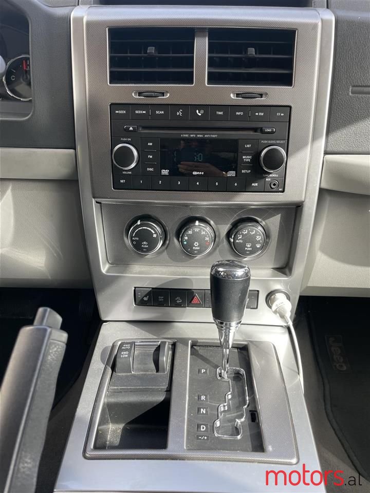 2010' Jeep Cherokee photo #2