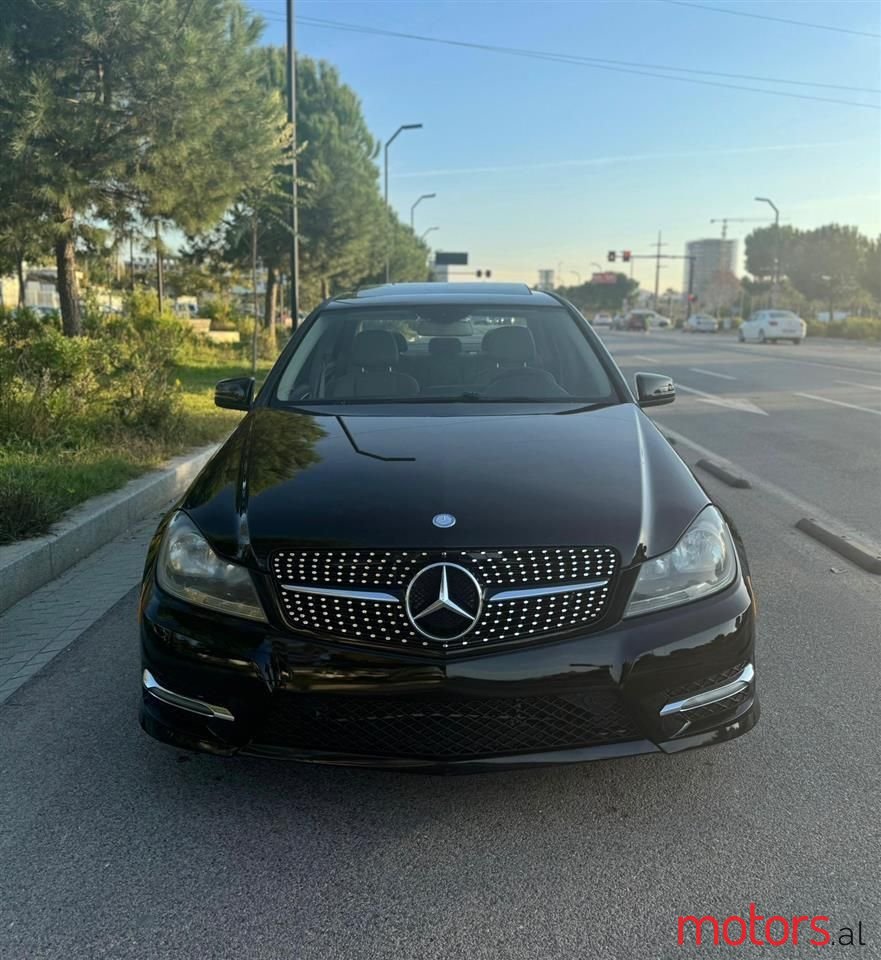2012' Mercedes-Benz C 300 photo #5