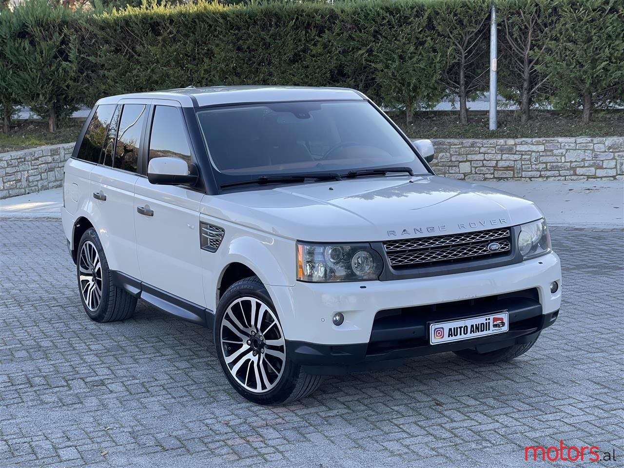 2011' Land Rover Range Rover Sport photo #1