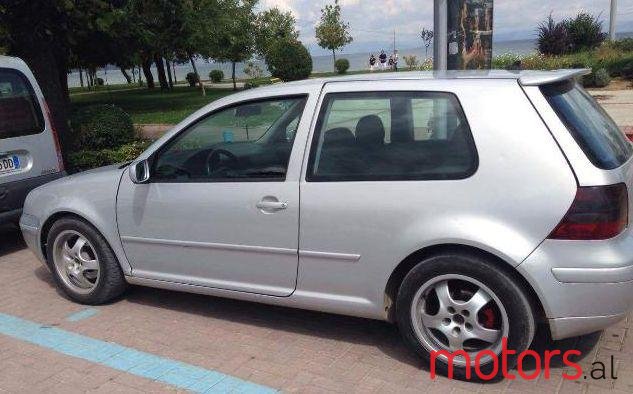 2000' Volkswagen Golf photo #1