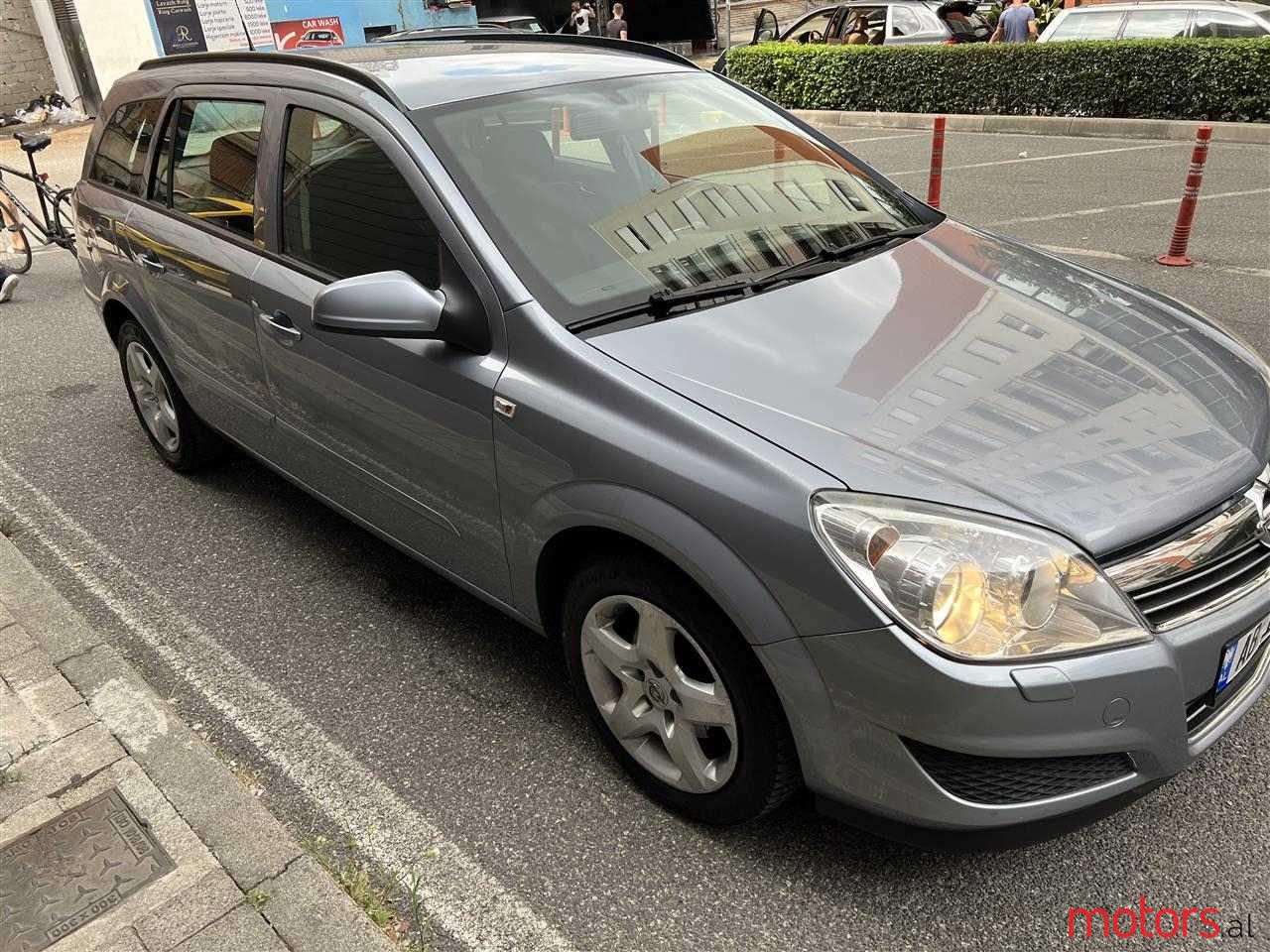 2008' Opel Astra photo #4