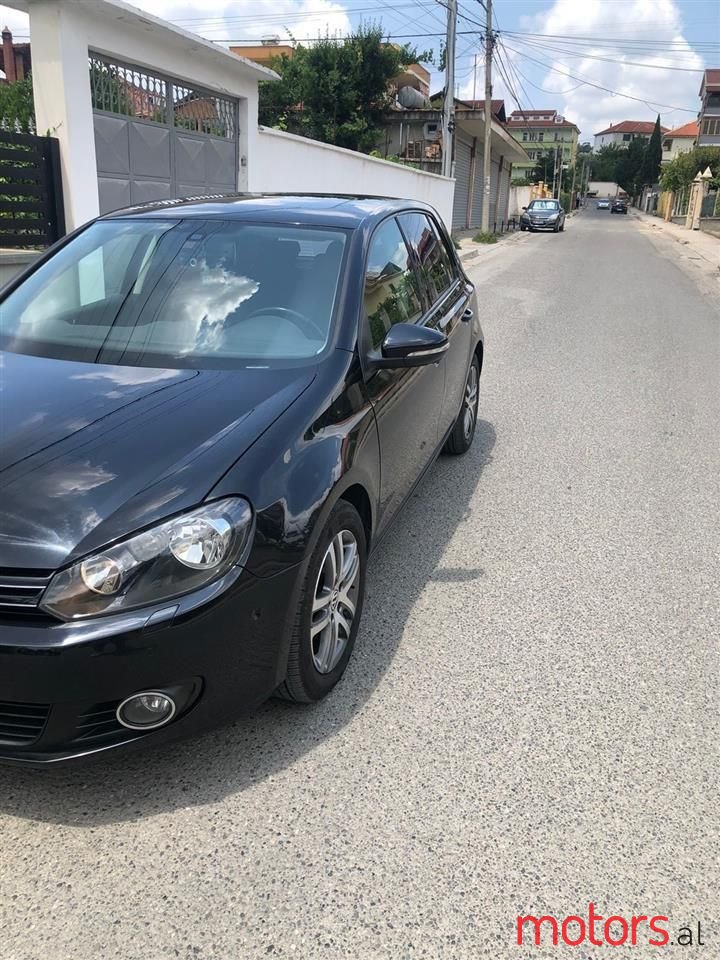 2010' Volkswagen Golf photo #4