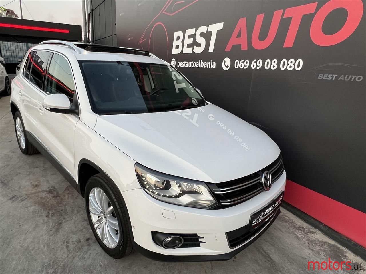 2013' Volkswagen Tiguan photo #2