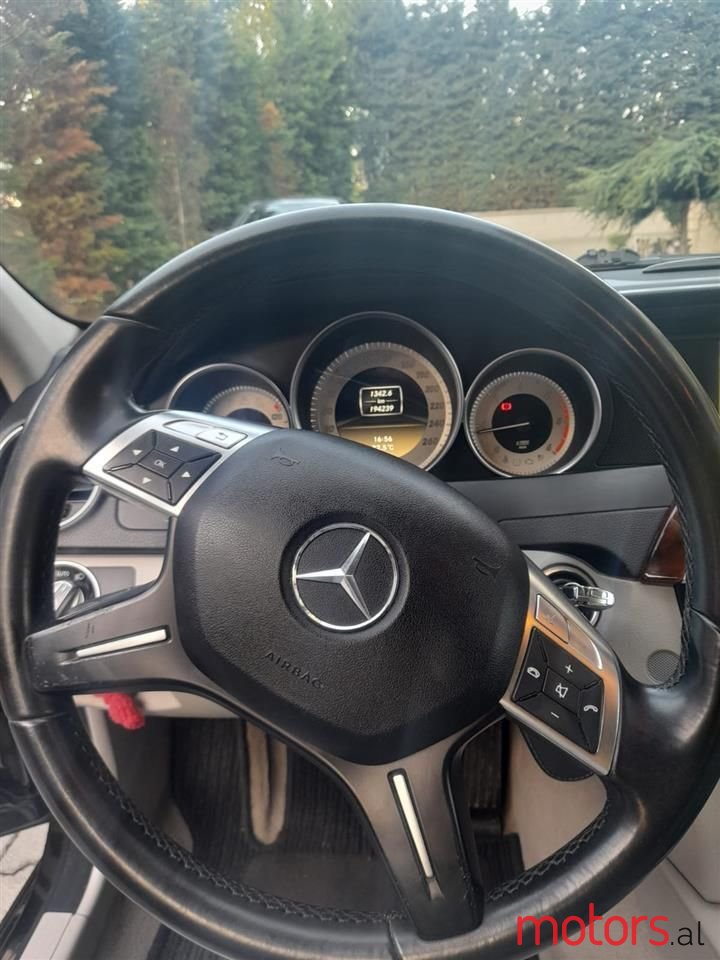 2013' Mercedes-Benz C 220 photo #4