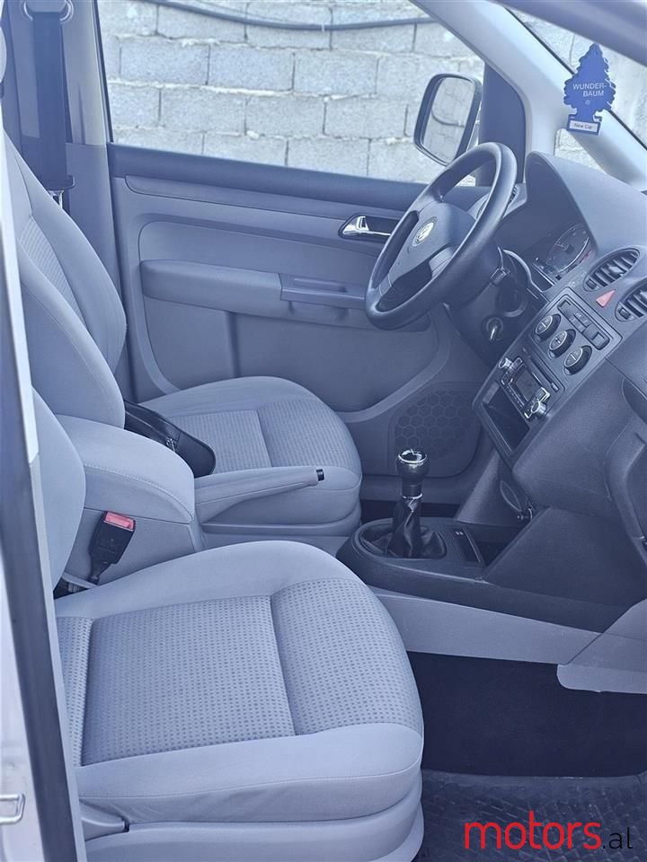 2010' Volkswagen Caddy photo #4