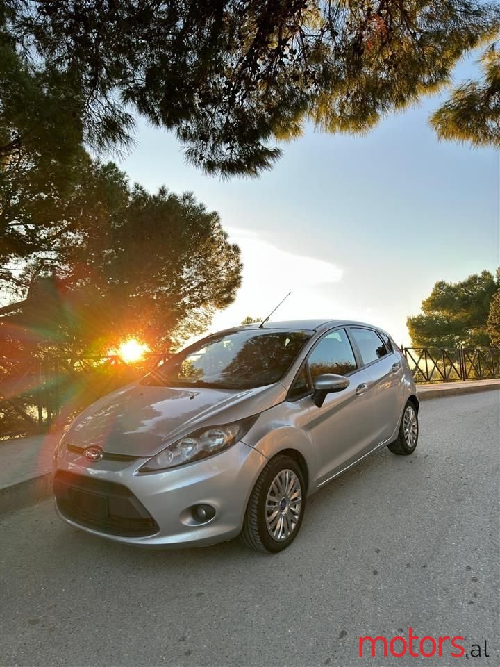 2011' Ford Fiesta photo #1