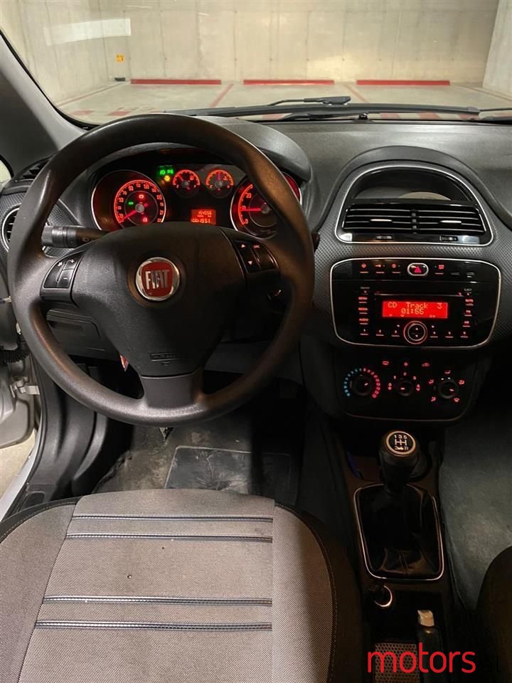 2010' Fiat Punto Evo photo #6