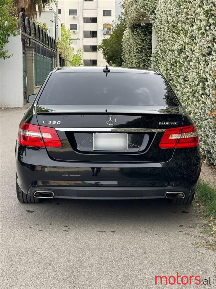 2011' Mercedes-Benz E 350 photo #5