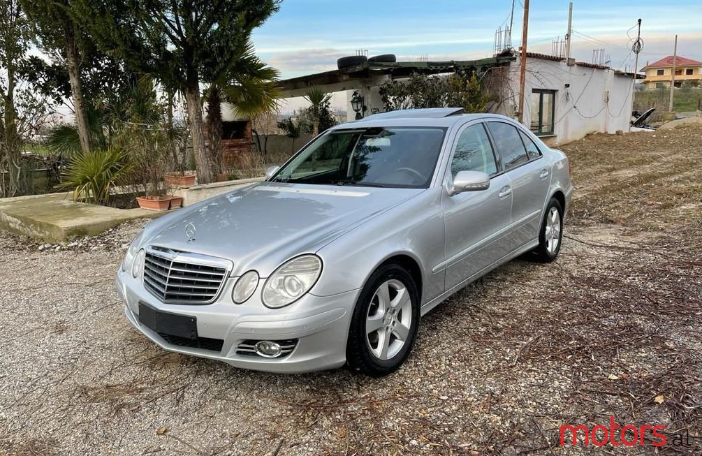 2007' Mercedes-Benz E 220 photo #1