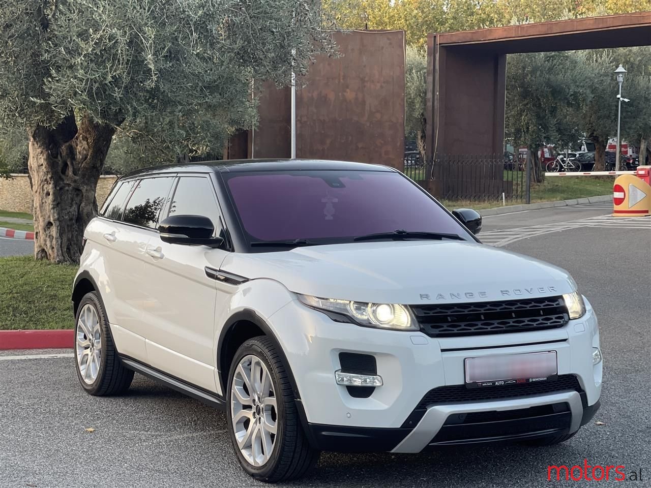 2012' Land Rover Range Rover Evoque photo #3