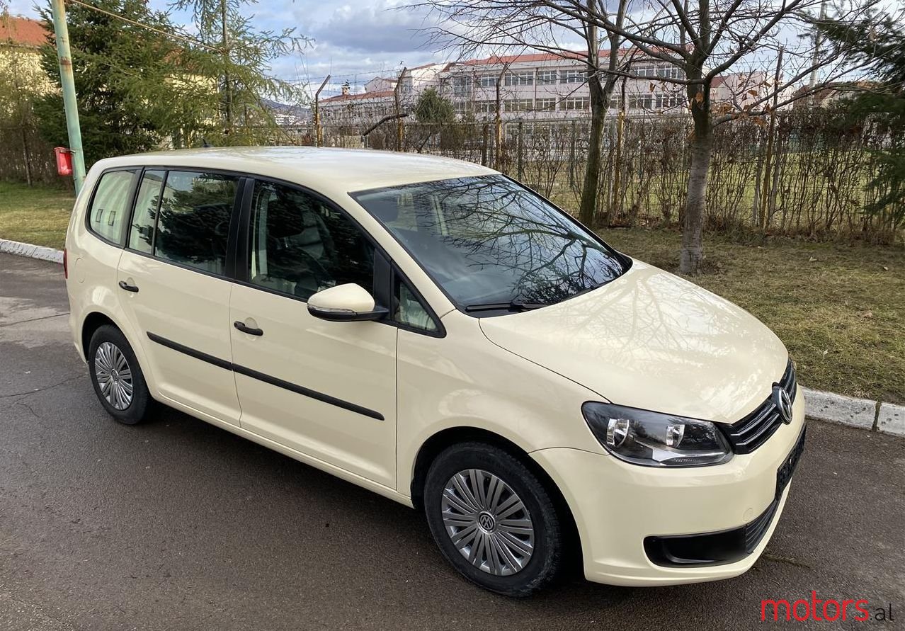 2015' Volkswagen Touran photo #1