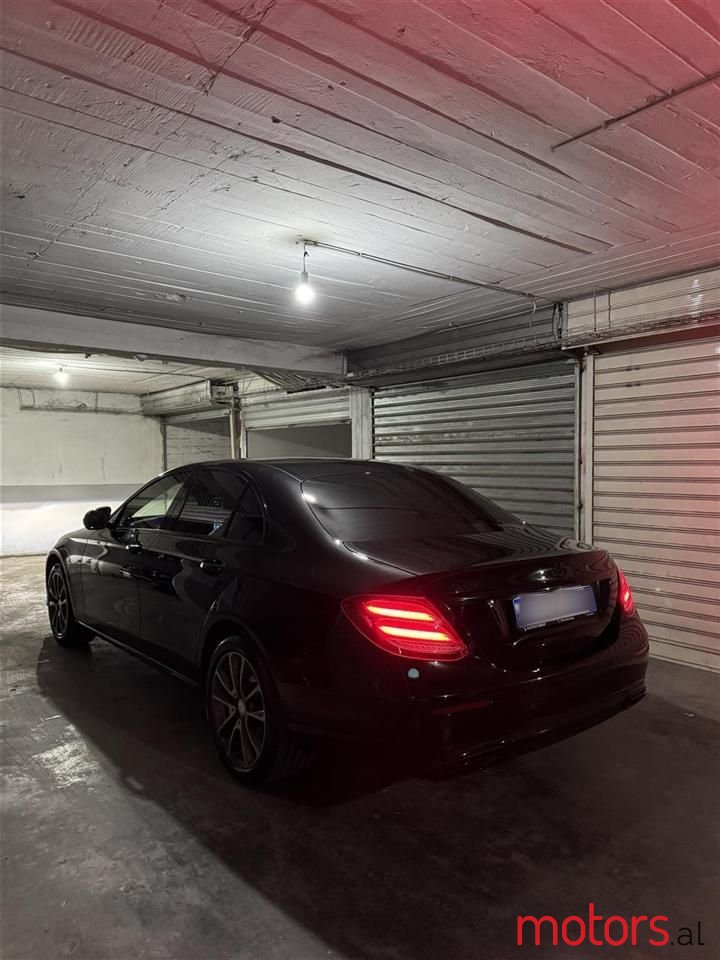 2016' Mercedes-Benz E 220 photo #1