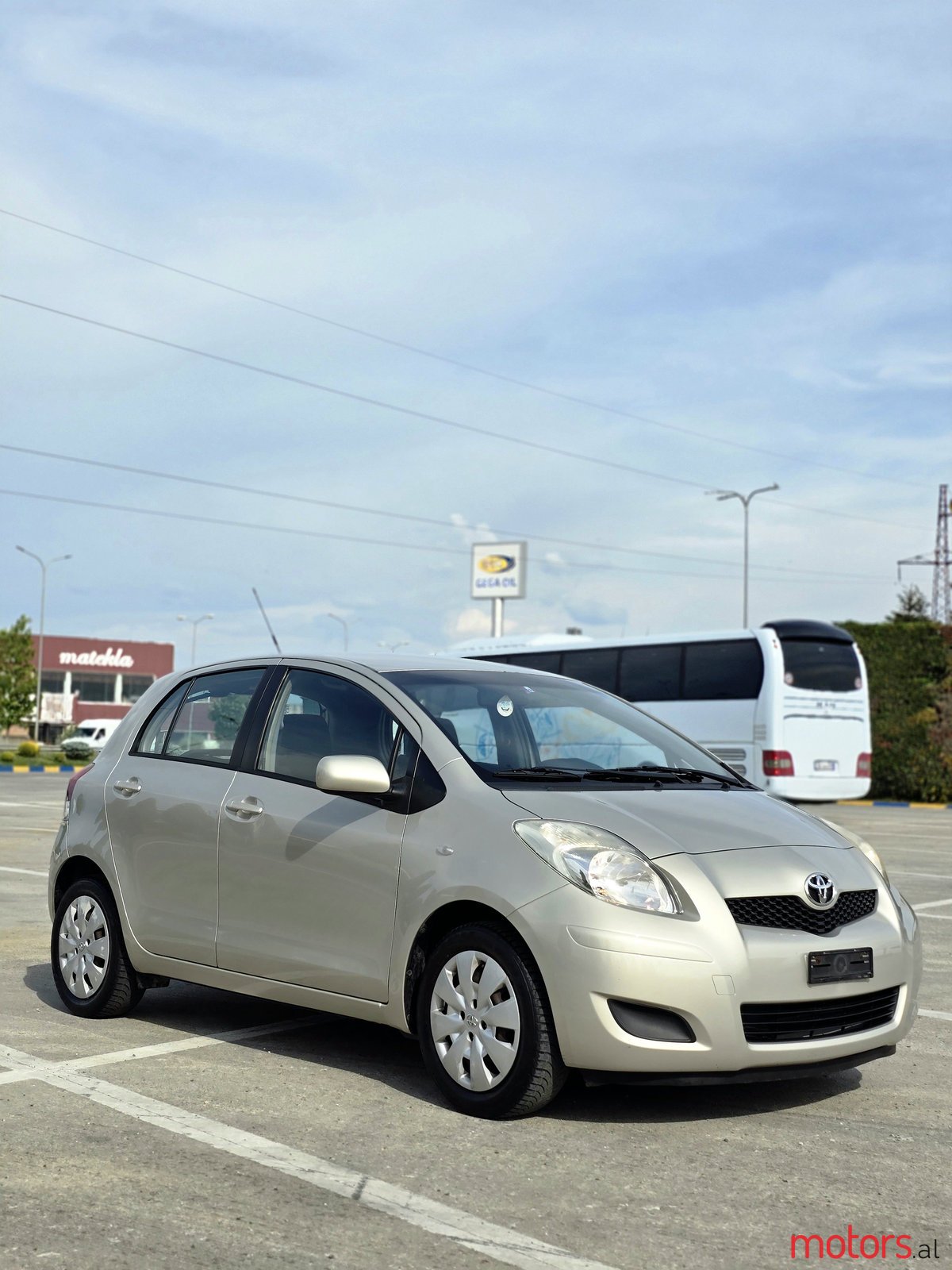 2011' Toyota Yaris photo #5