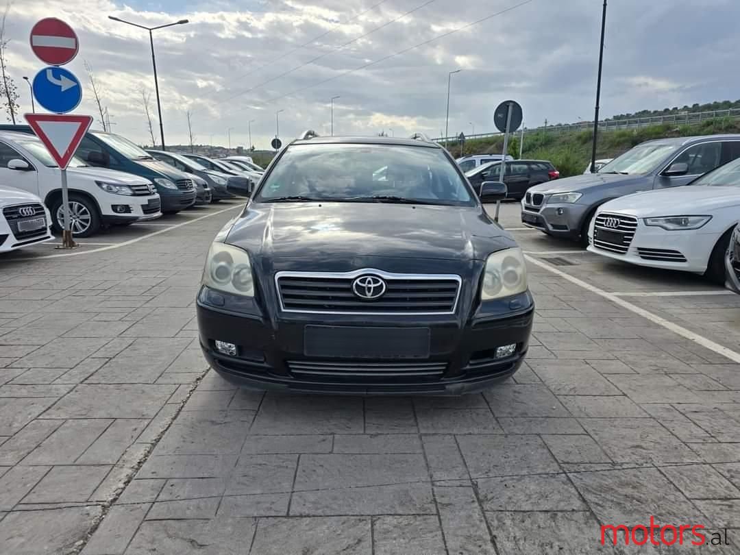 2005' Toyota Avensis photo #2