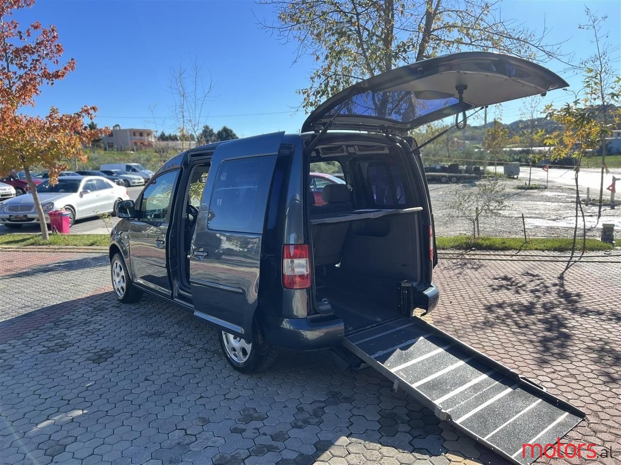 2008' Volkswagen Caddy photo #2