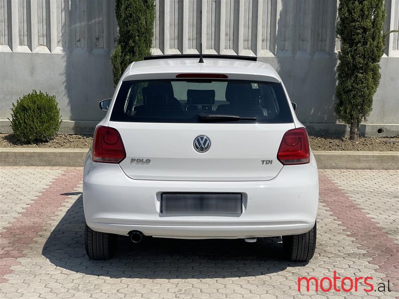 2011' Volkswagen Polo photo #2