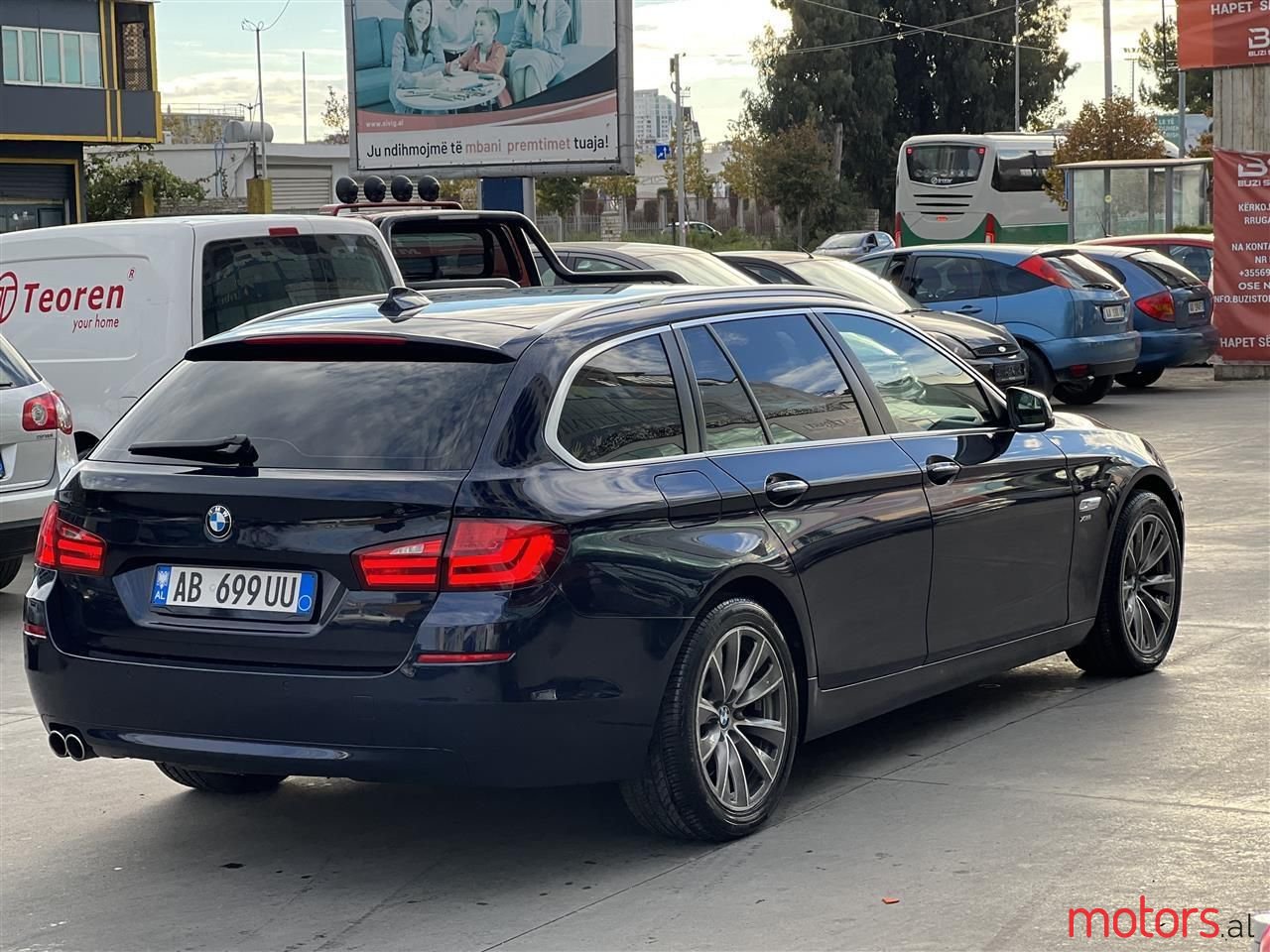 2011' BMW 530 photo #5