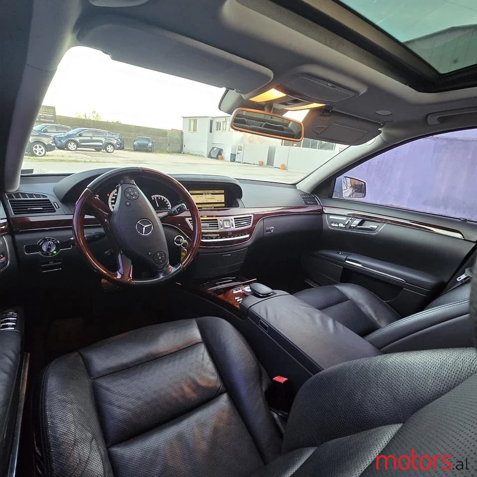 2010' Mercedes-Benz S 350 photo #6