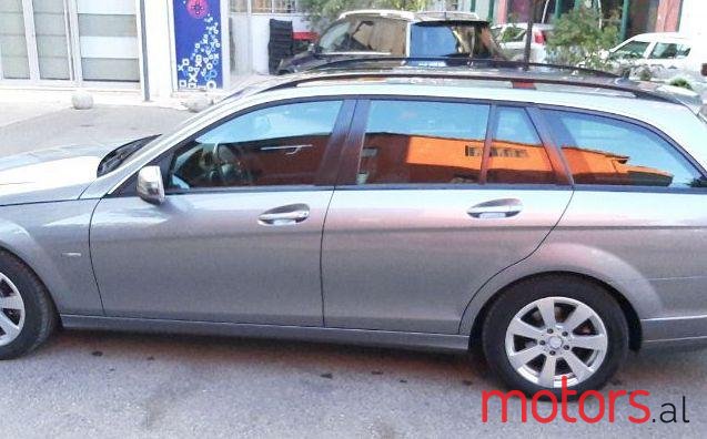 2011' Mercedes-Benz C-Class photo #1