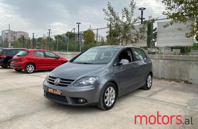 2007' Volkswagen Golf photo #1