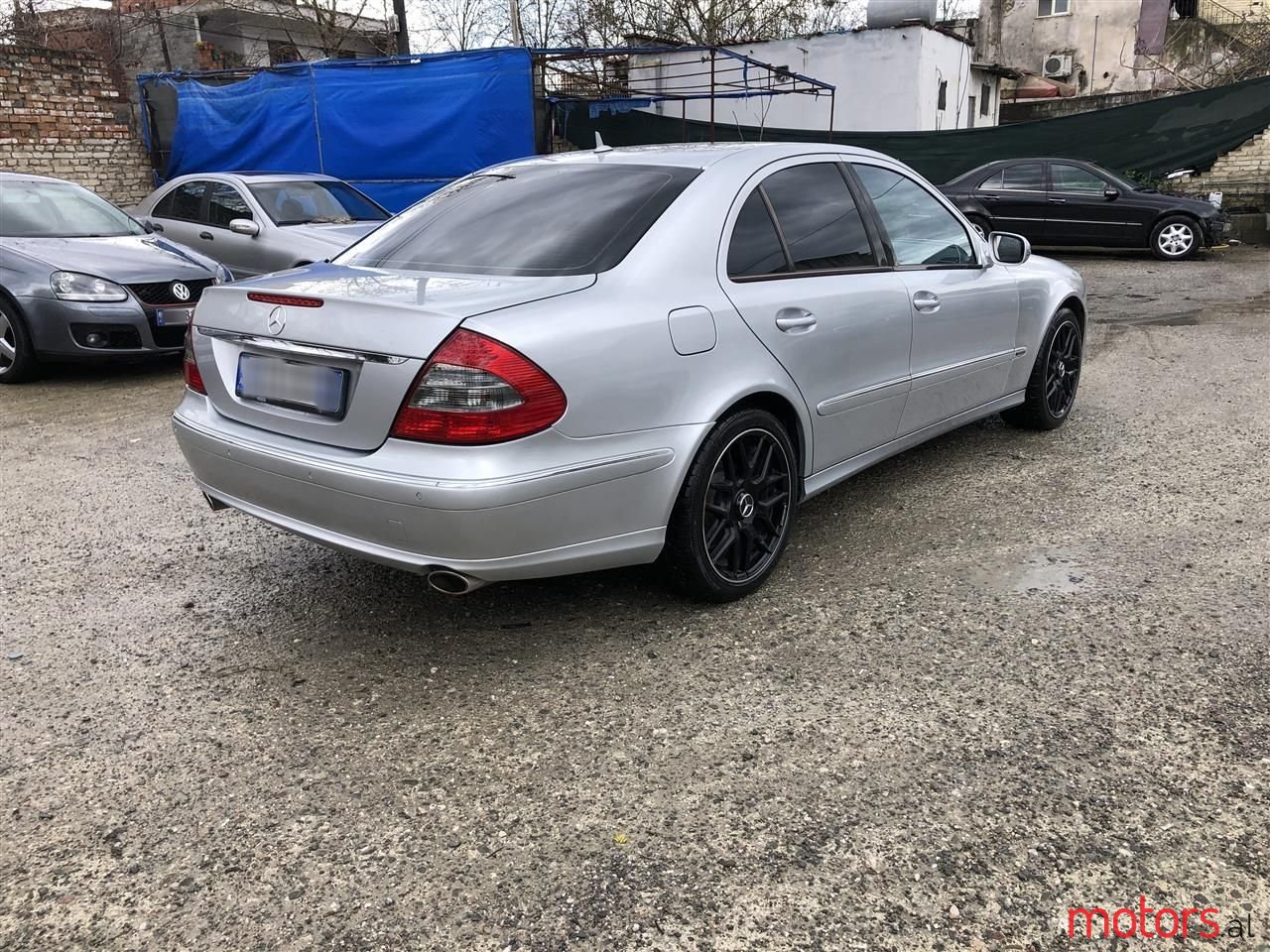 2008' Mercedes-Benz E 320 photo #1