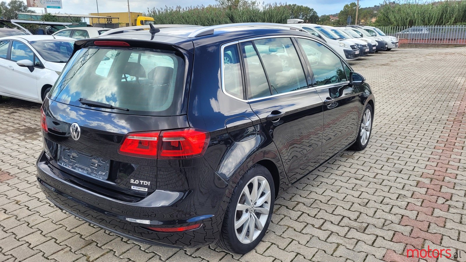 2016' Volkswagen Golf Sportsvan photo #2