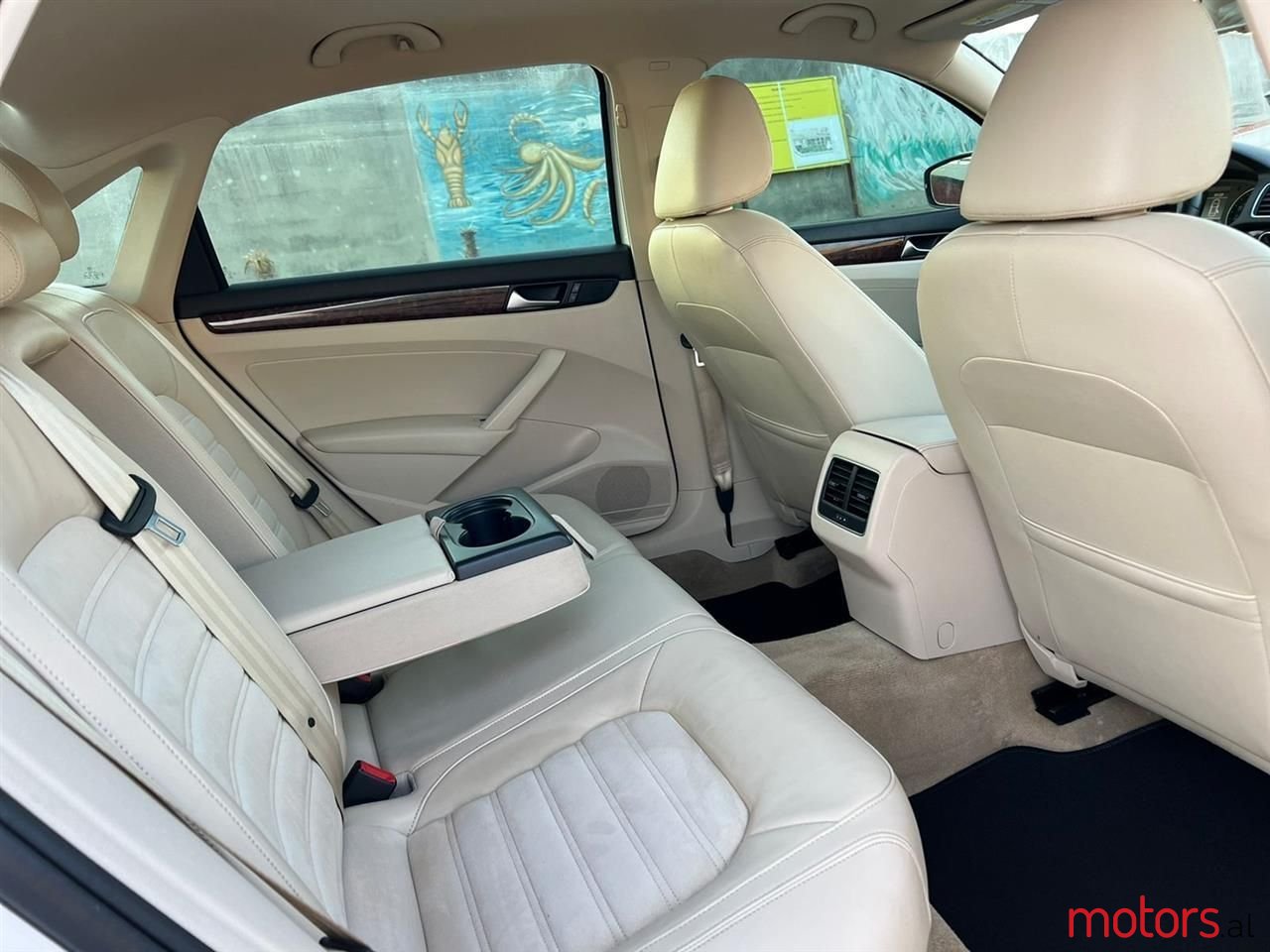 2013' Volkswagen Passat photo #6