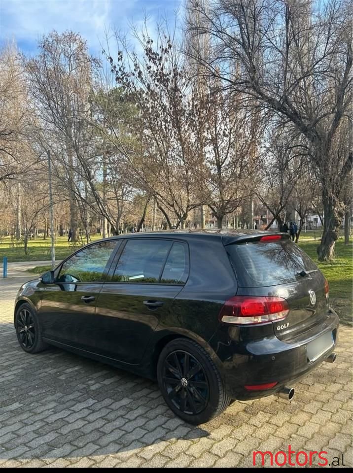 2009' Volkswagen Golf photo #3