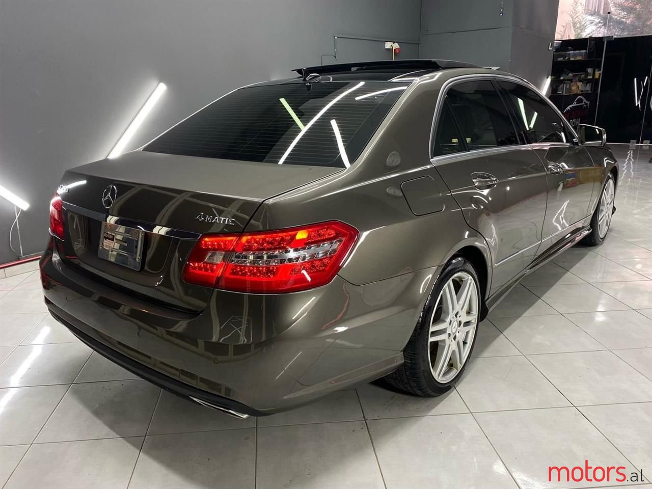 2010' Mercedes-Benz E 350 photo #5