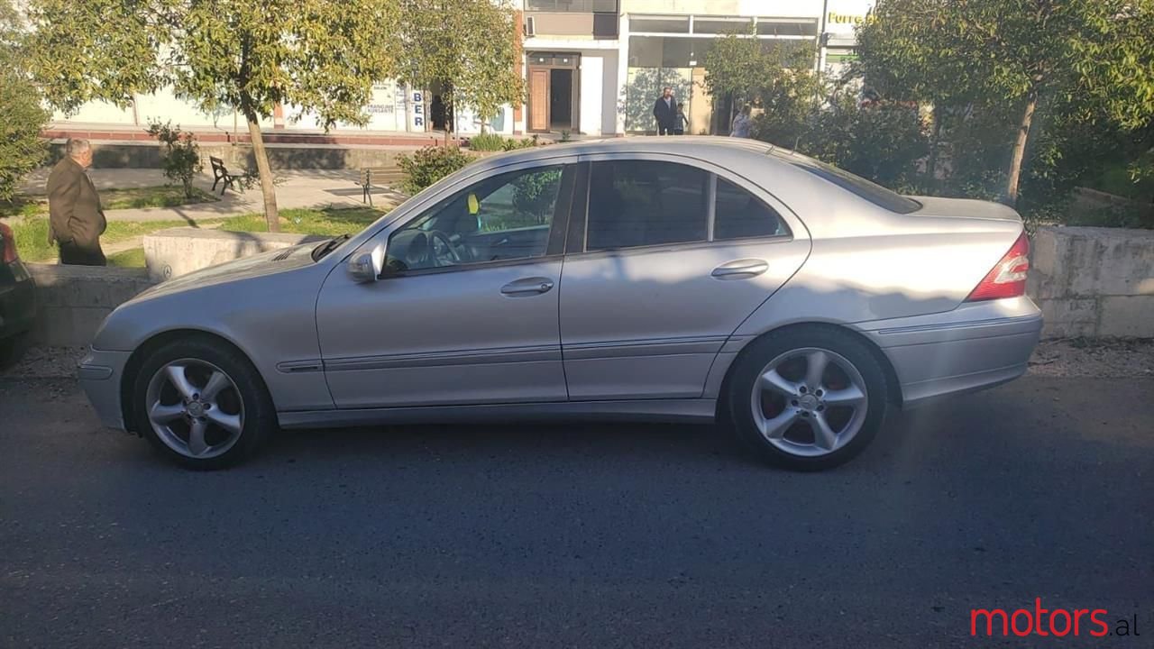 2005' Mercedes-Benz C 220 photo #4