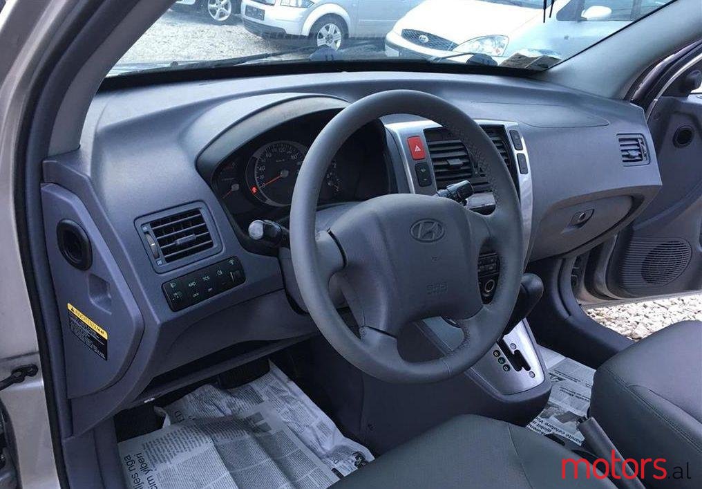 2005' Hyundai Tucson photo #2