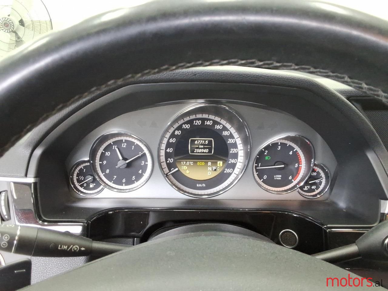 2012' Mercedes-Benz E 220 photo #2