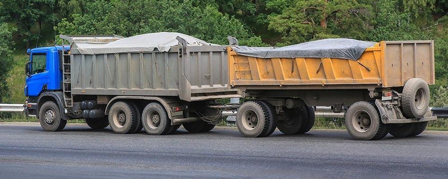 Dëmtimi i rrugëve: Gjobë 50-100 mijë lekë kush mbingarkon kamionin