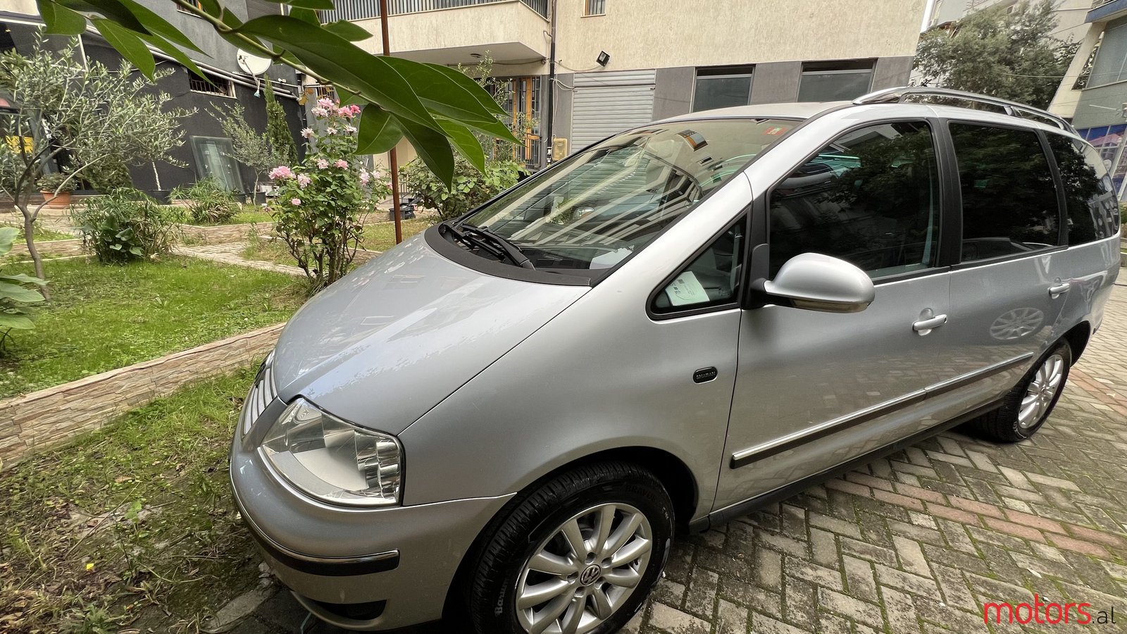 2005' Volkswagen Sharan photo #3