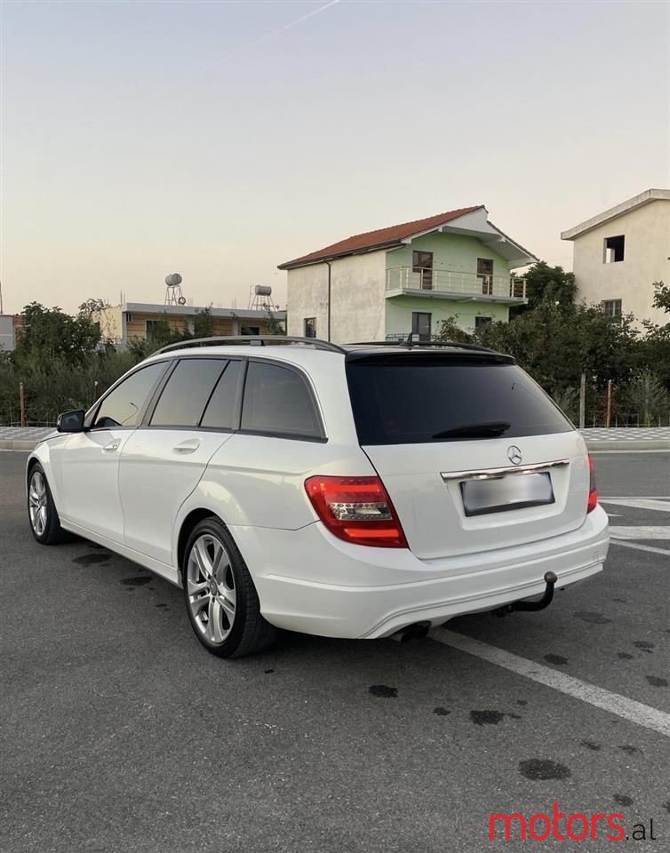 2013' Mercedes-Benz C 200 photo #2