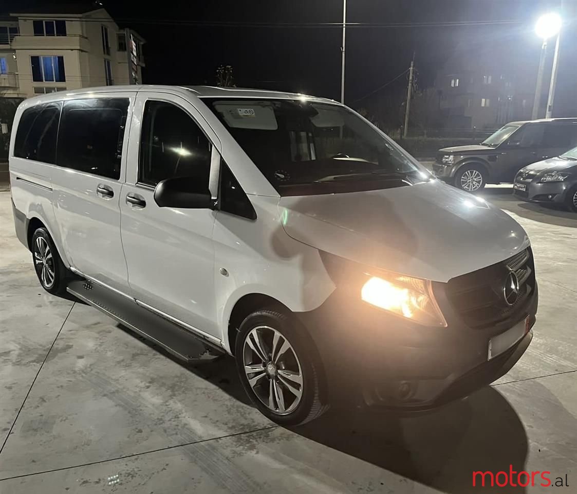 2017' Mercedes-Benz V 220 photo #3