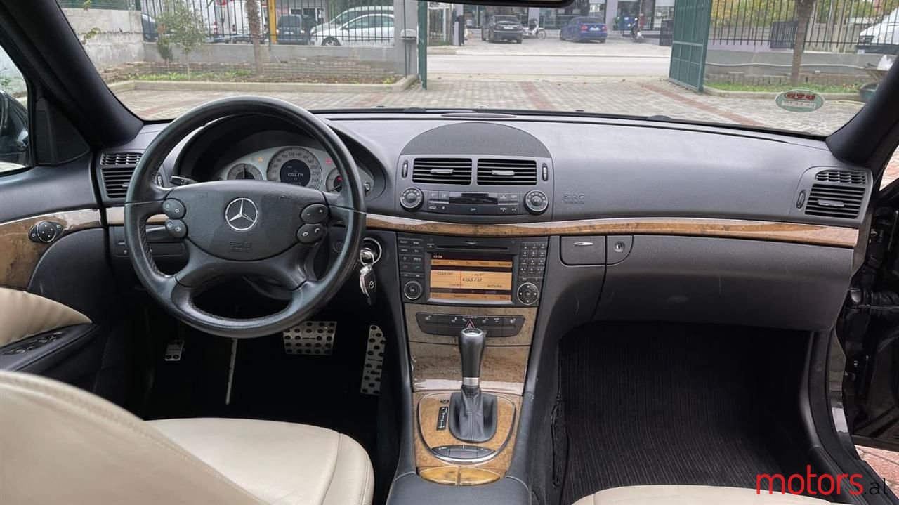 2008' Mercedes-Benz E 220 photo #2