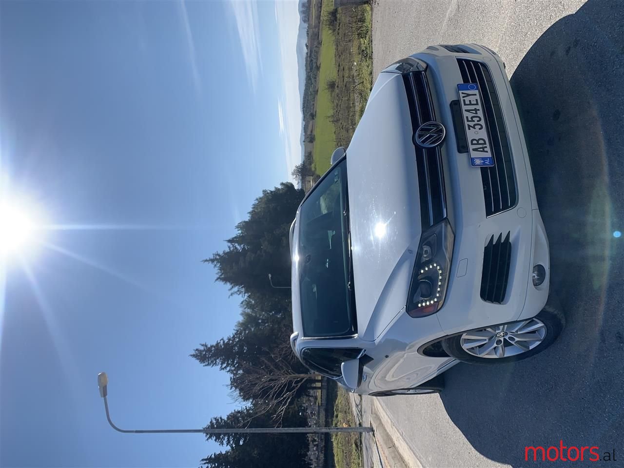 2013' Volkswagen Touareg photo #4