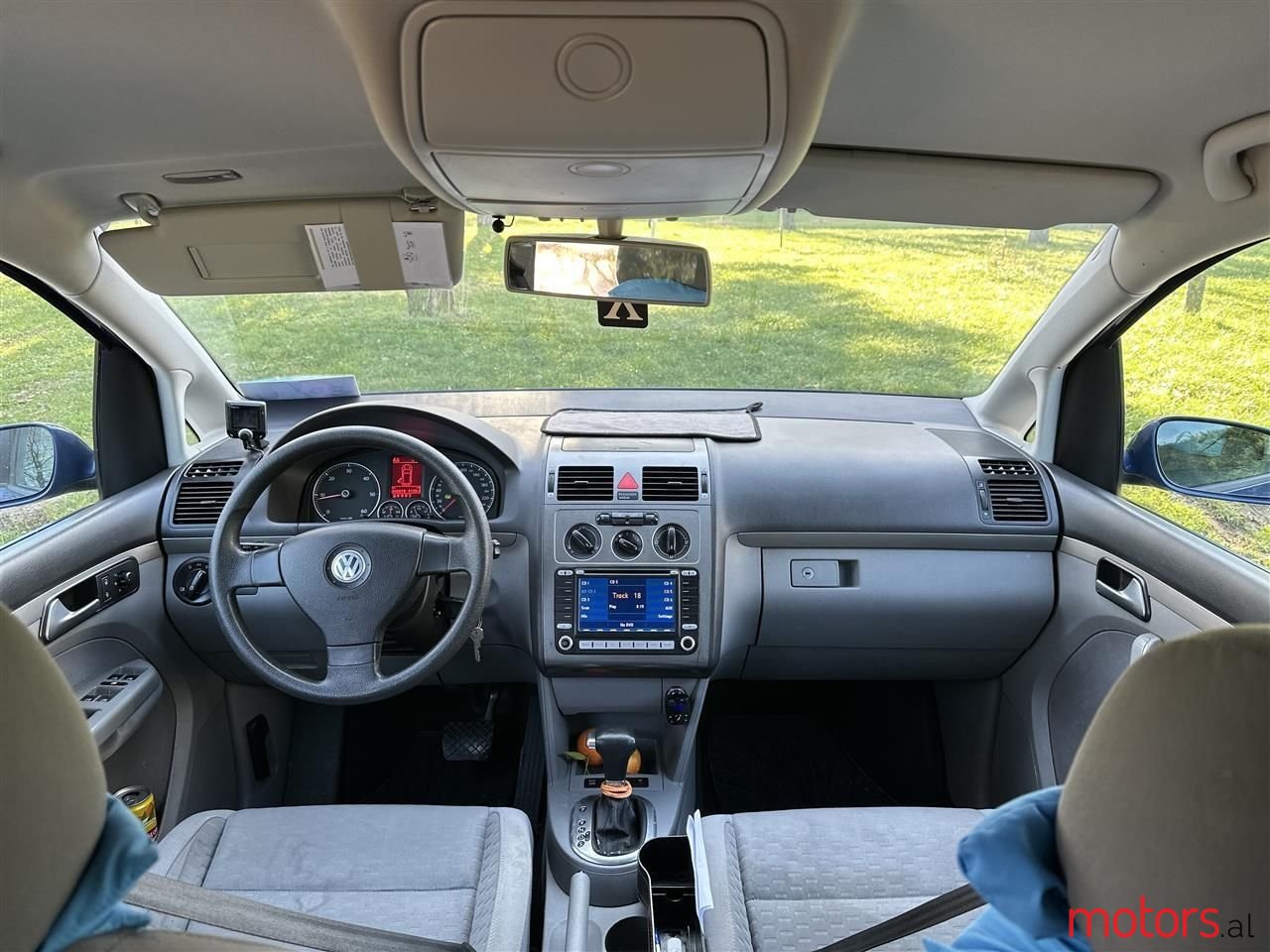 2007' Volkswagen Touran photo #4