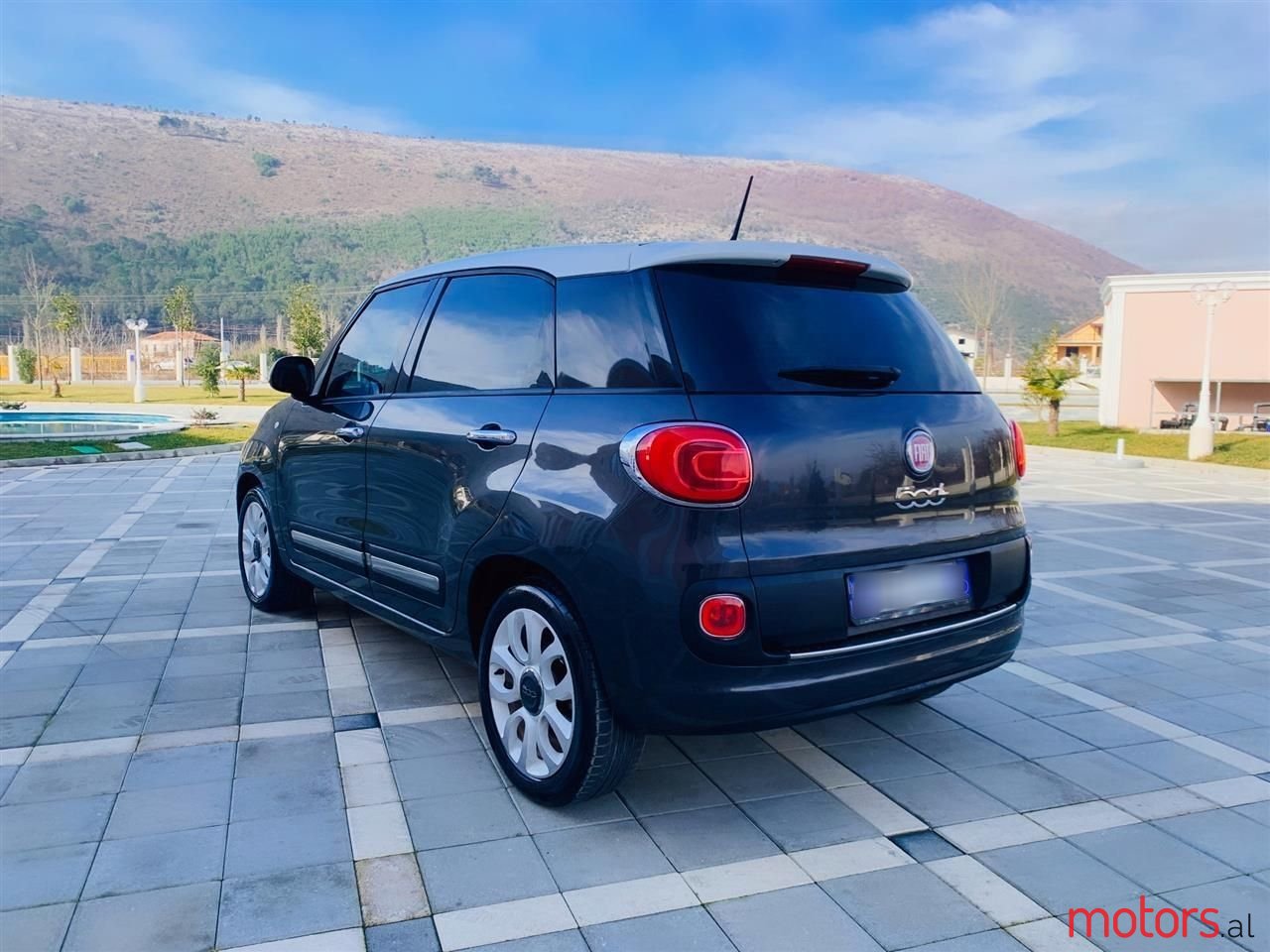 2013' Fiat 500L photo #5