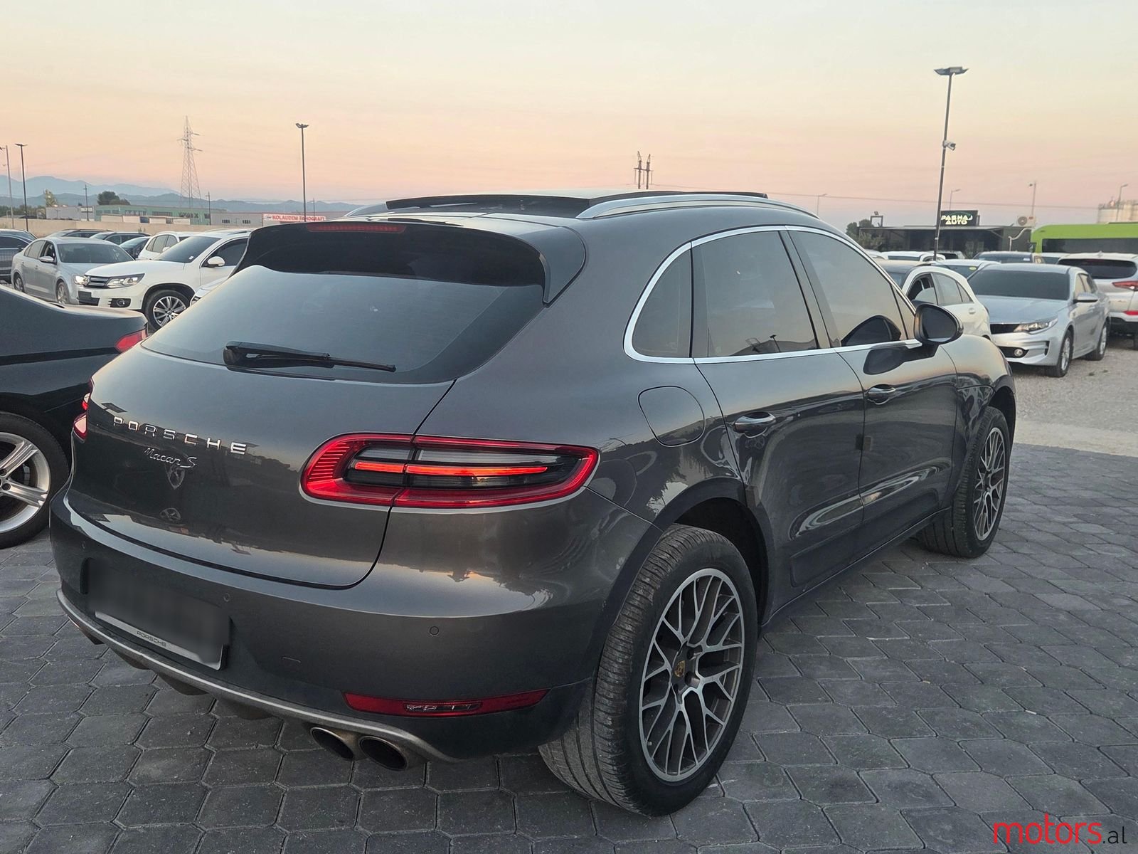 2015' Porsche Macan photo #4