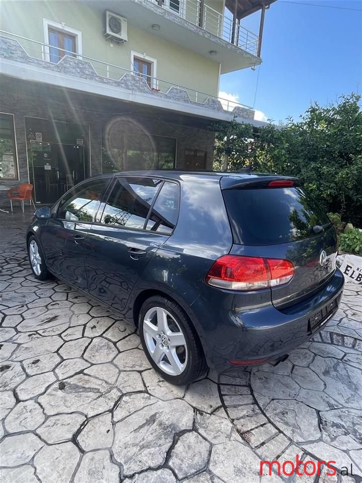 2011' Volkswagen Golf photo #4