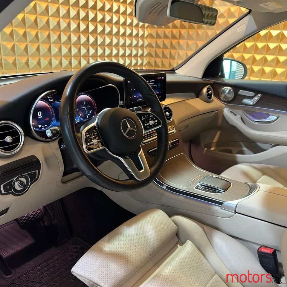 2020' Mercedes-Benz GLC 250 photo #2