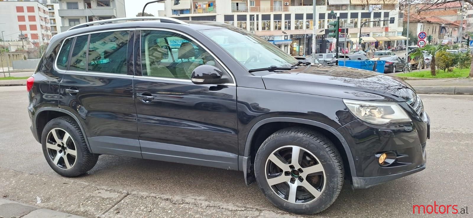 2009' Volkswagen Tiguan photo #1